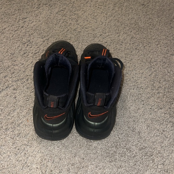Nike Foamposits